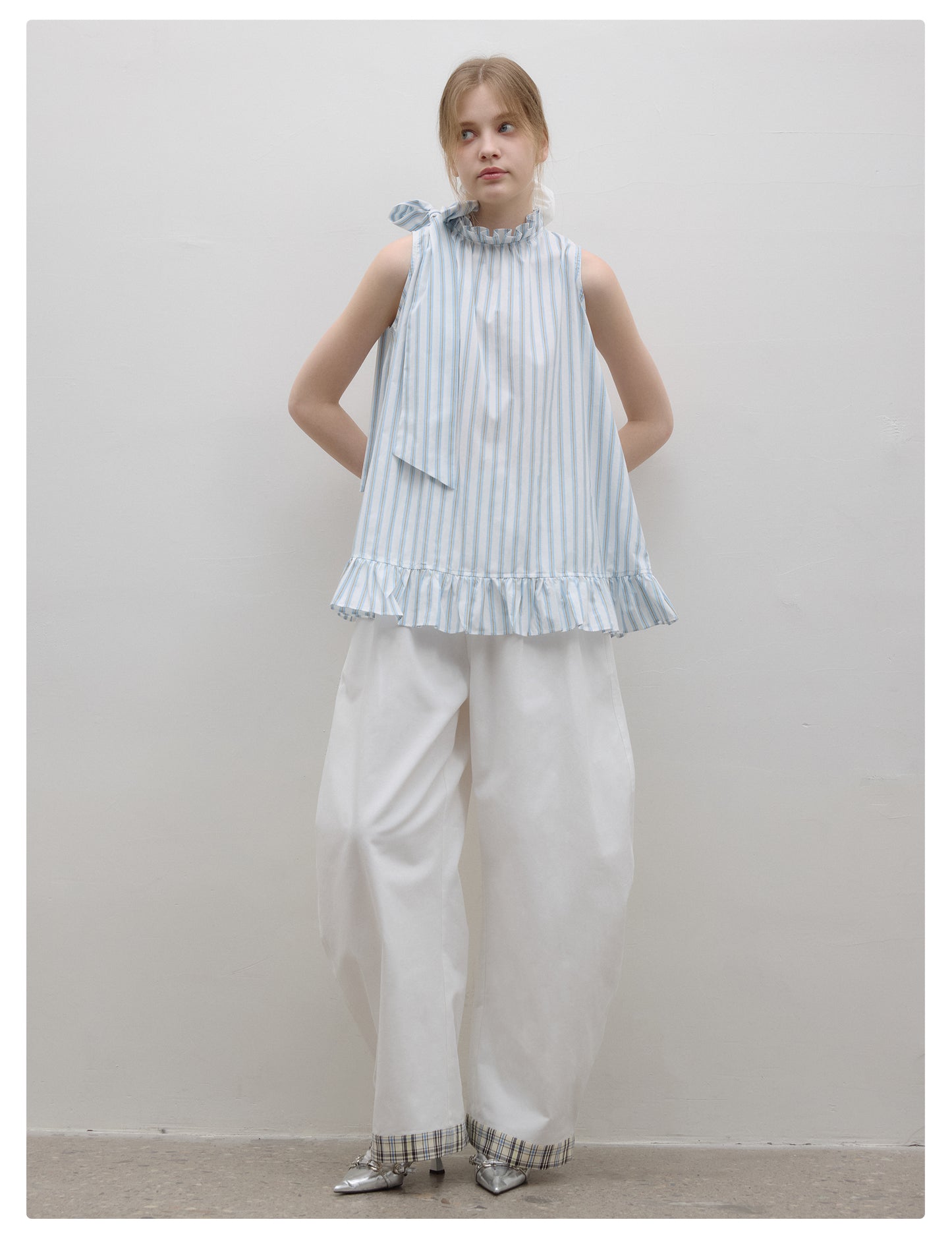 Ruffled High Collar Sleeveless Stripe Top With Neck Tie