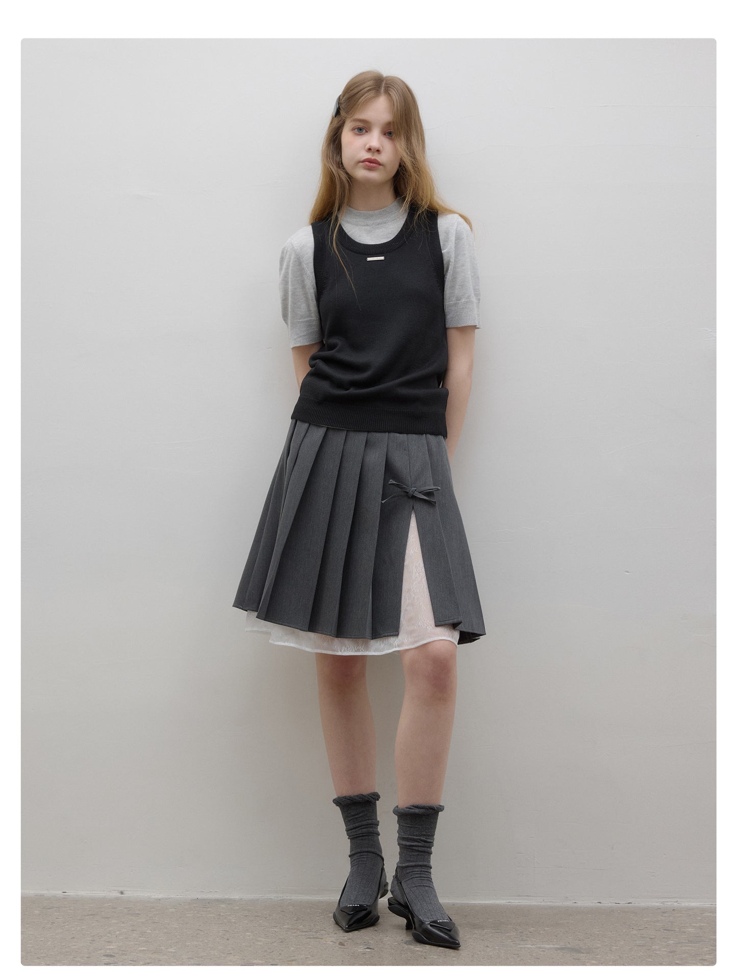 Contrast-Color Puff-Sleeve Knit Top With Faux-Layered Vest