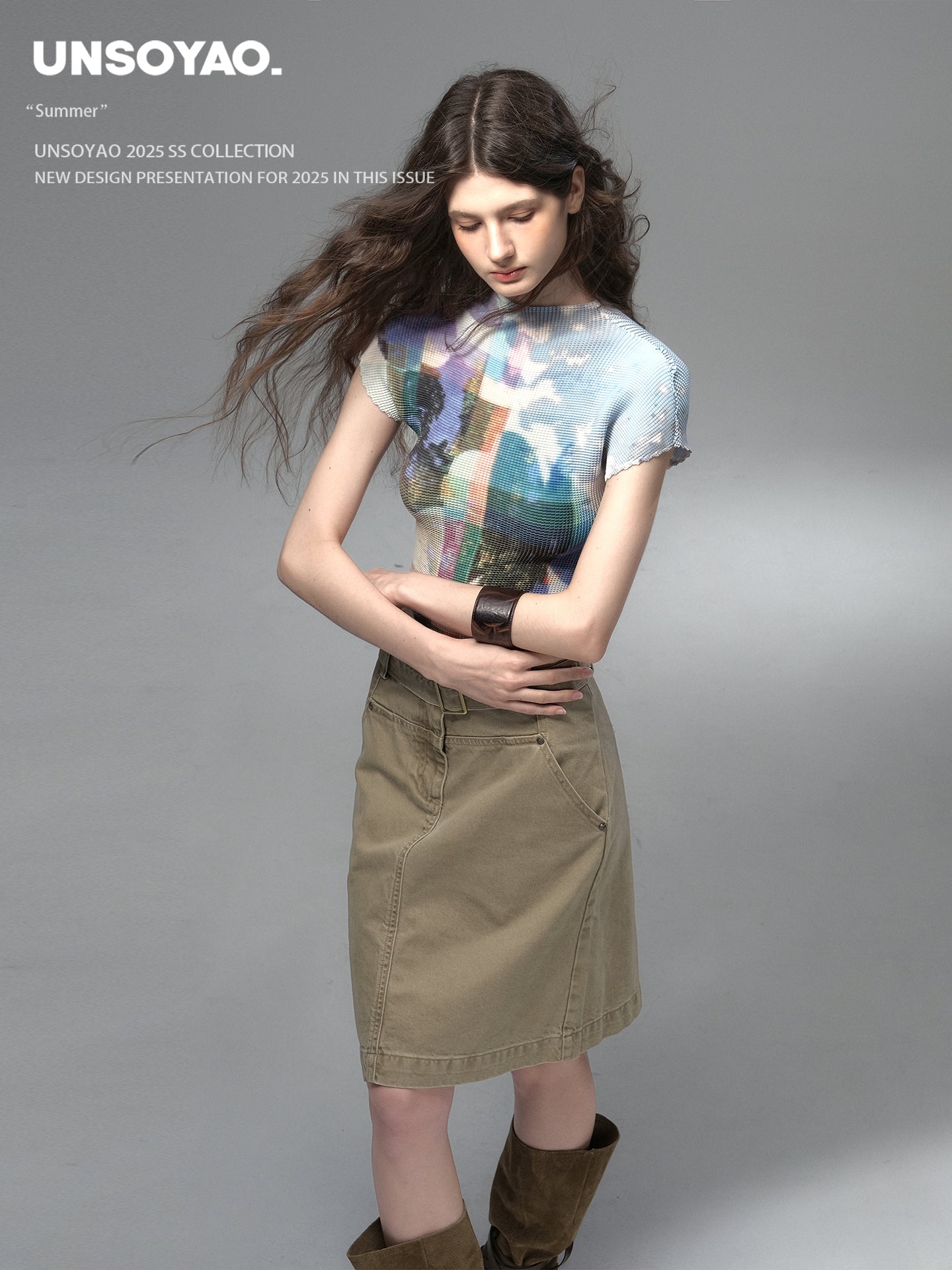 Graphic Print Pleated Crop T-Shirt