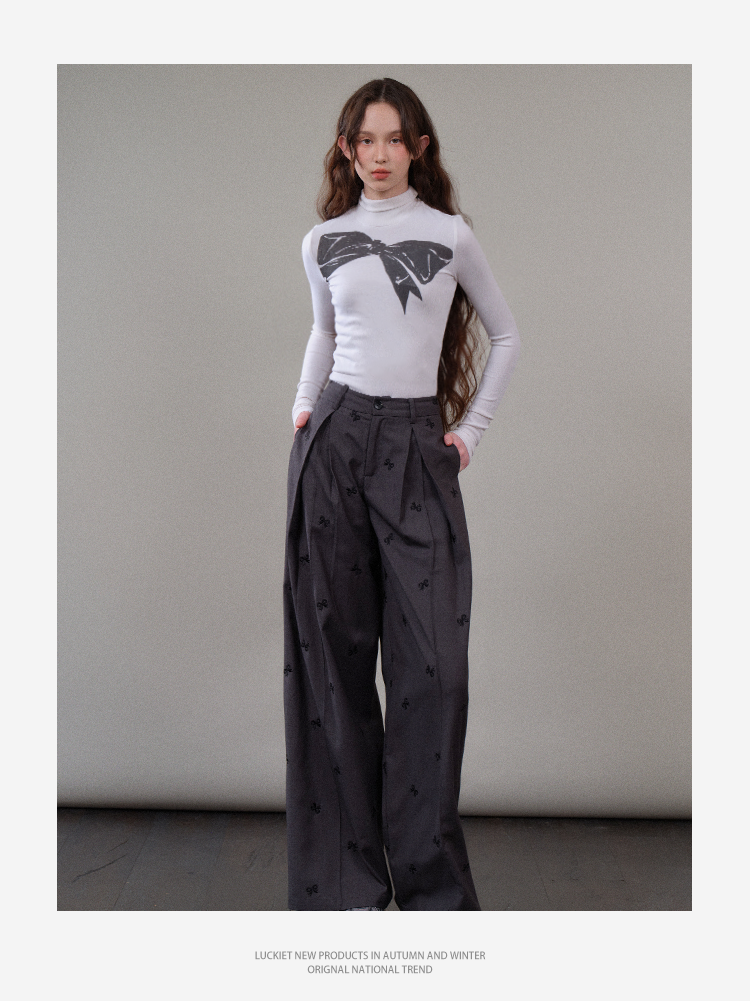 Bow Print Fitted Roll Neck Tee
