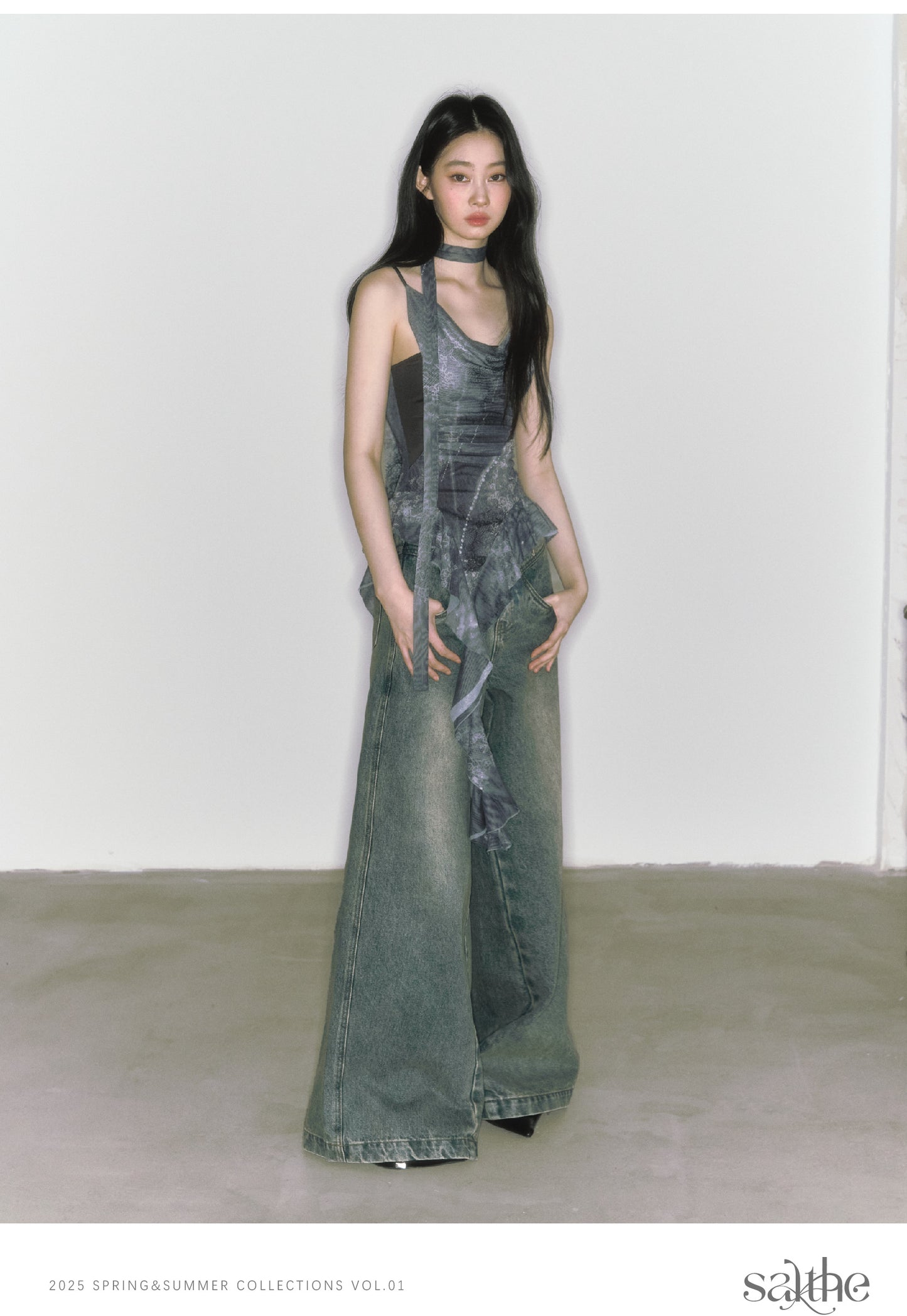 Fringed V-Waist Wide-Leg Washed Or Distressed Jeans