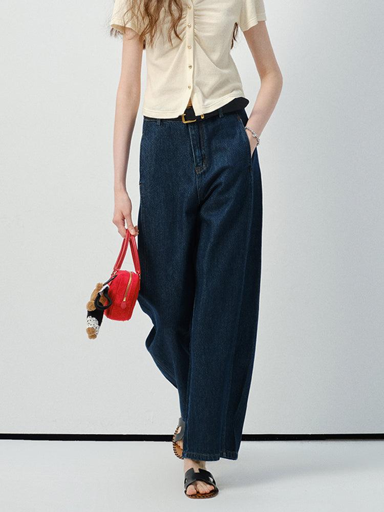Curved High-Waist Jeans With Slant Pockets