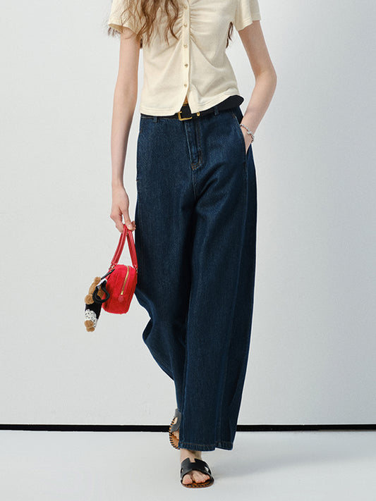 Curved High-Waist Jeans With Slant Pockets