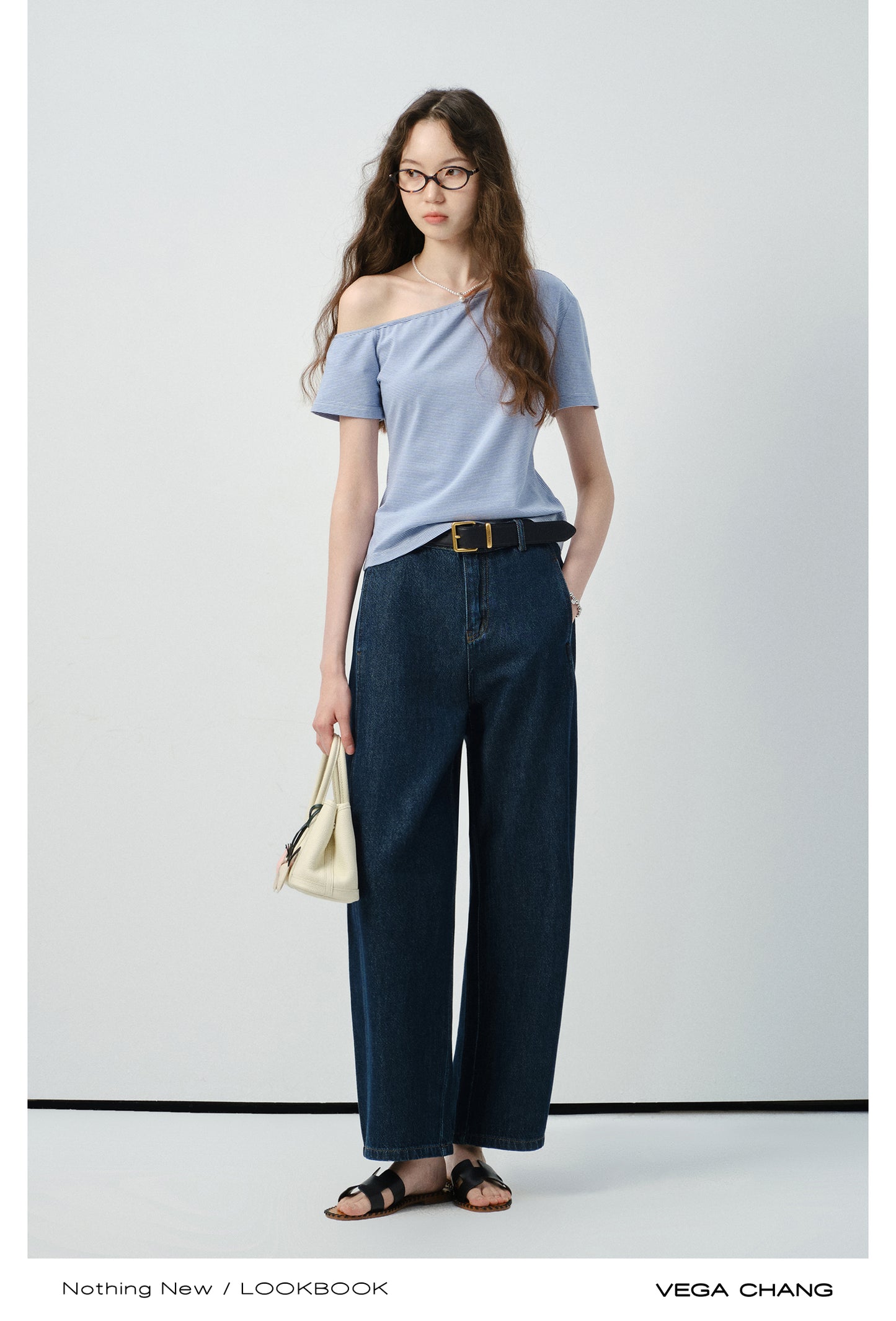 Curved High-Waist Jeans With Slant Pockets