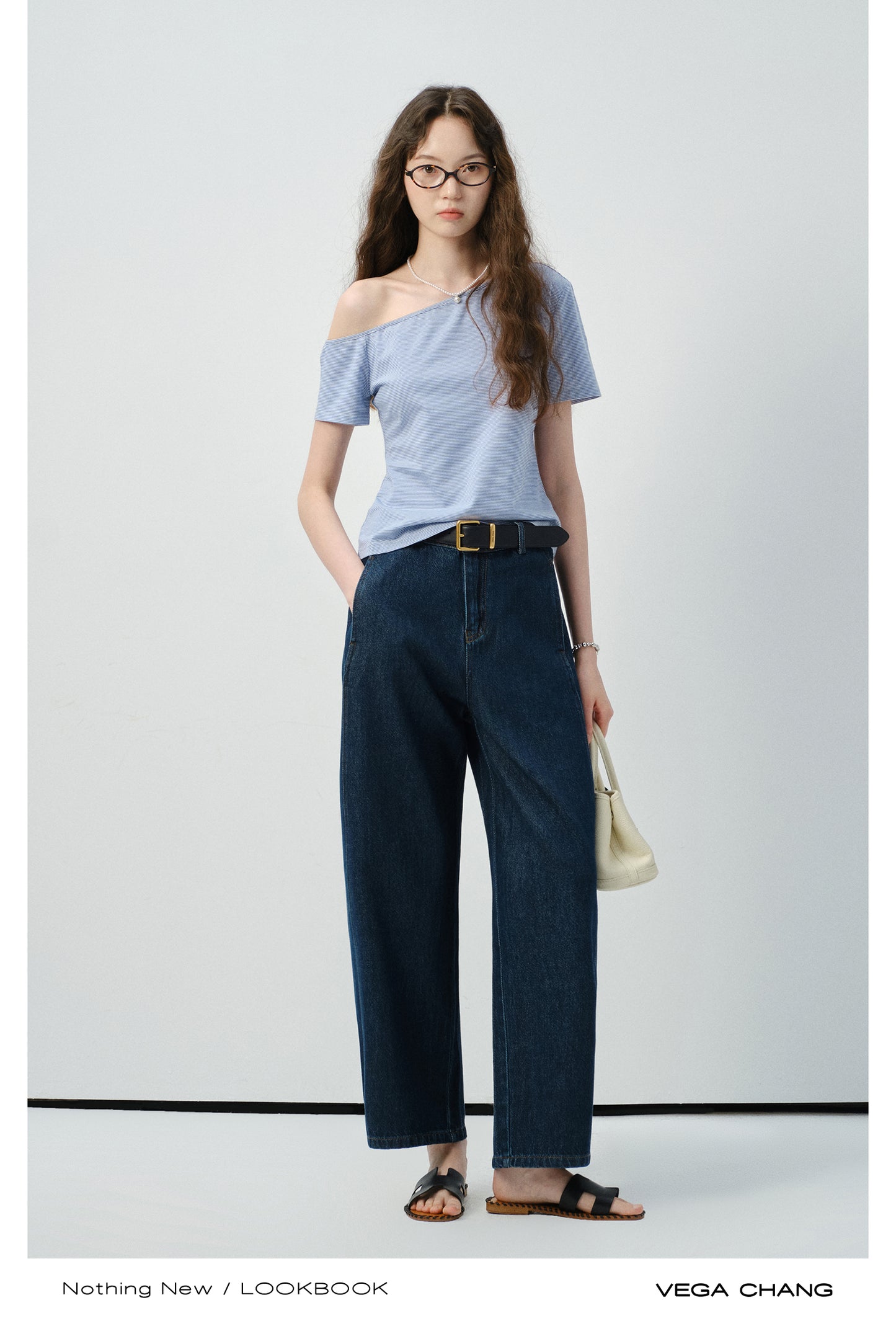 Curved High-Waist Jeans With Slant Pockets