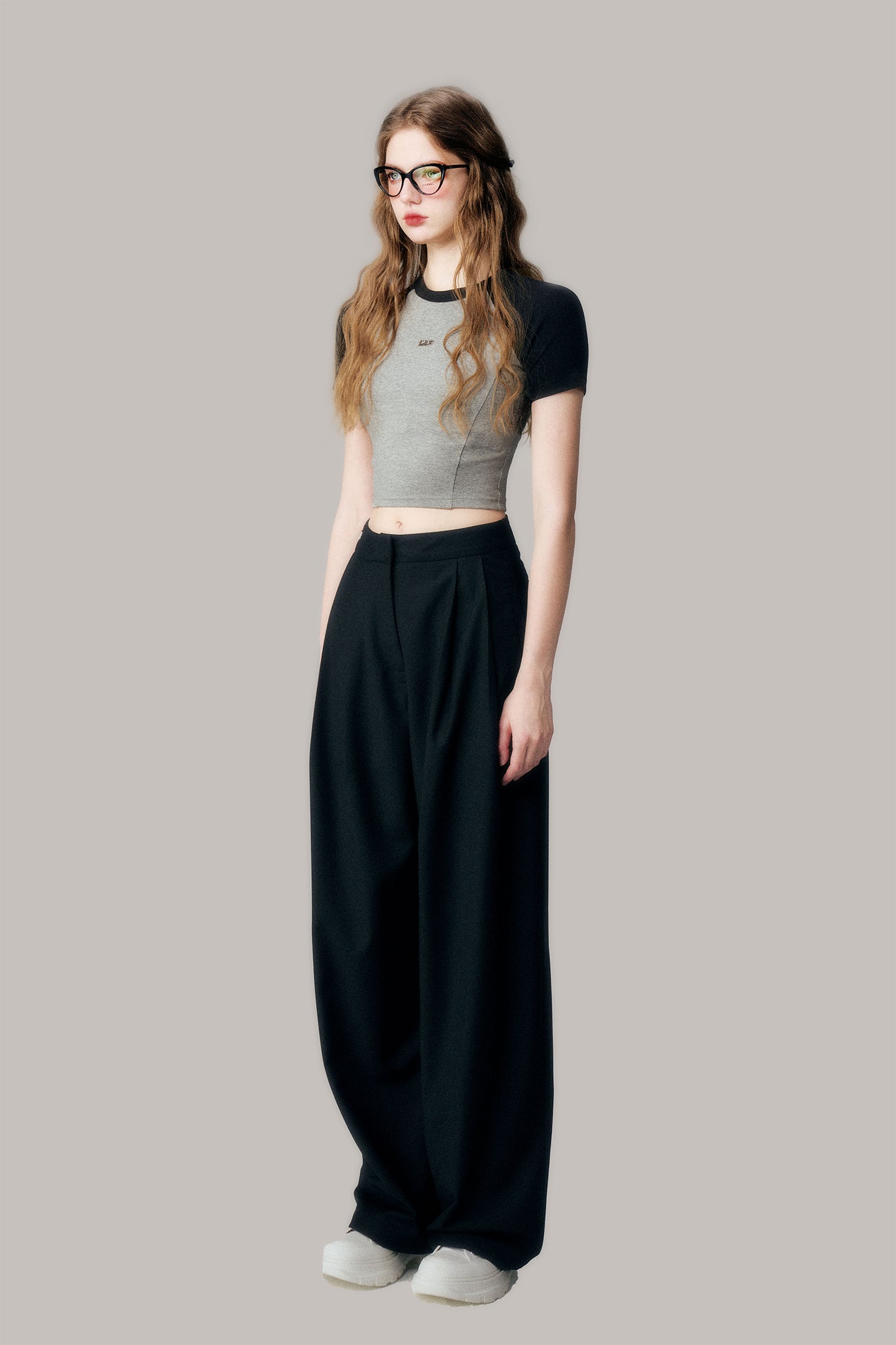Cropped Raglan Cotton T-Shirt With Charm