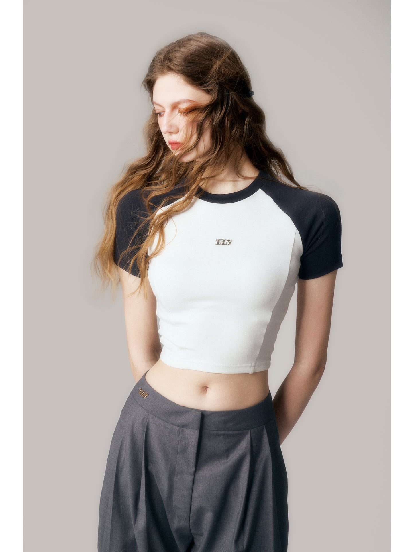 Cropped Raglan Cotton T-Shirt With Charm