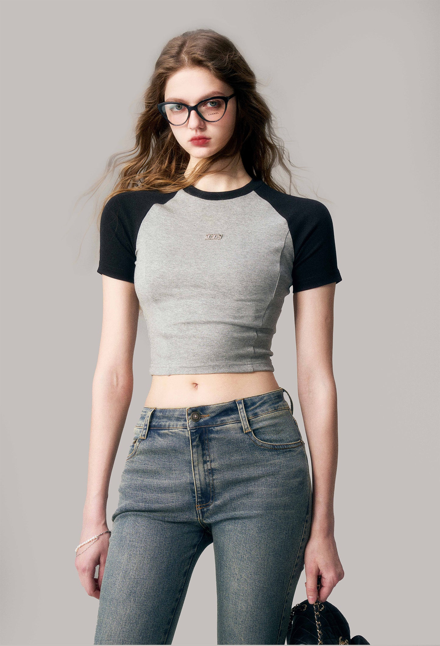 Cropped Raglan Cotton T-Shirt With Charm
