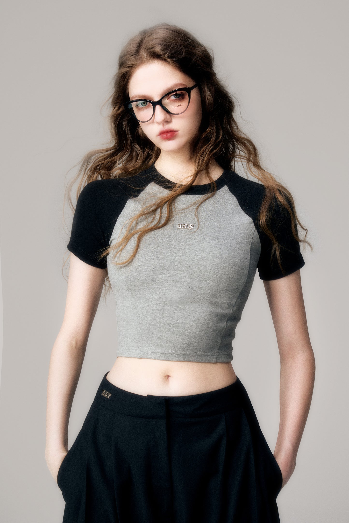 Cropped Raglan Cotton T-Shirt With Charm