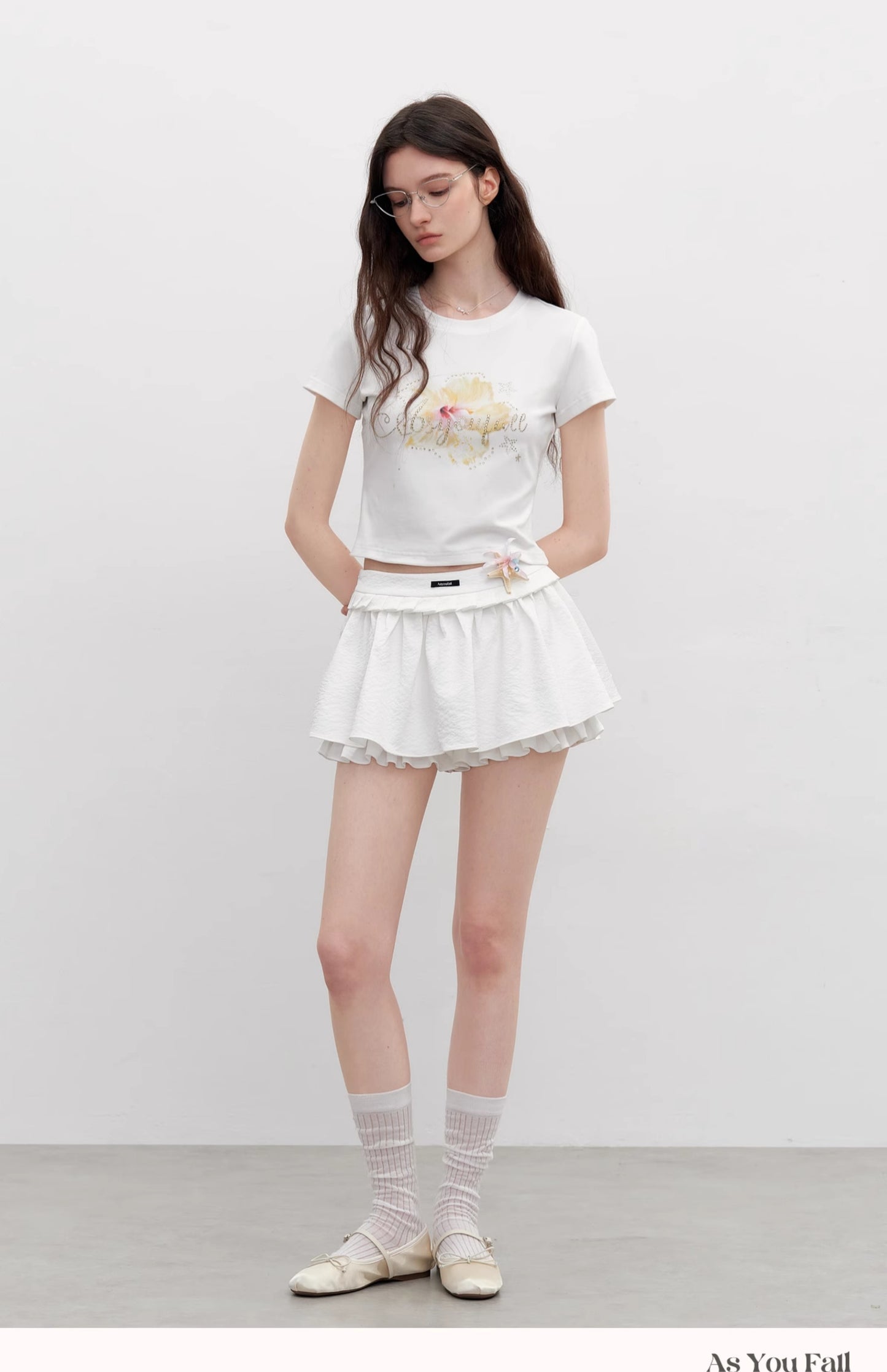 Cropped Ribbed T-Shirt With Rhinestone Flower Print