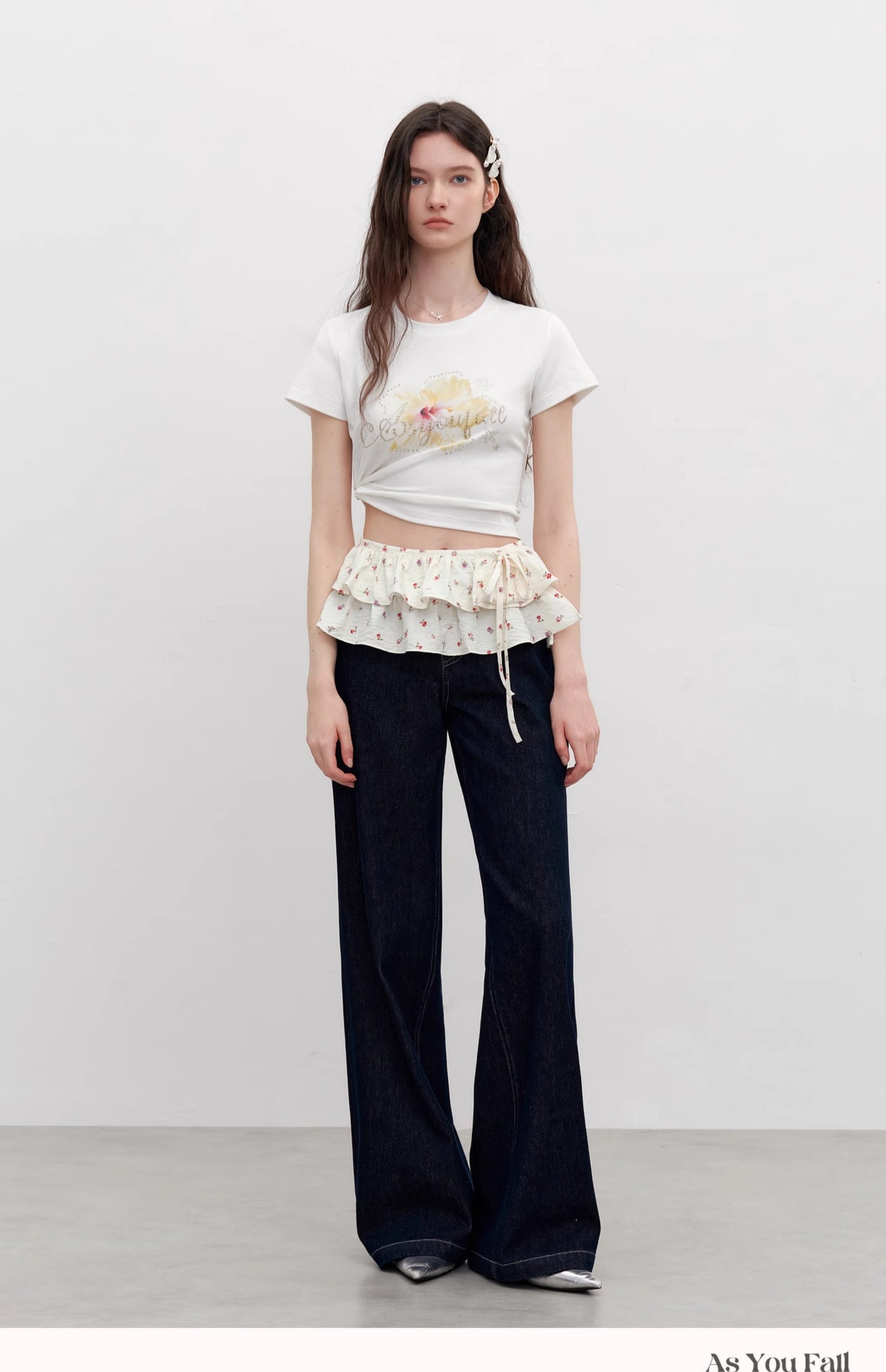 Cropped Ribbed T-Shirt With Rhinestone Flower Print