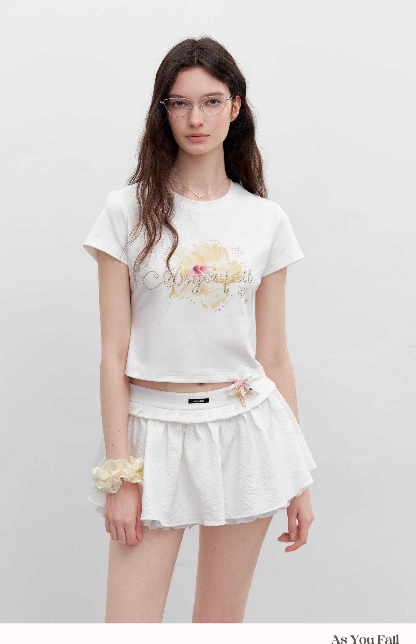 Cropped Ribbed T-Shirt With Rhinestone Flower Print