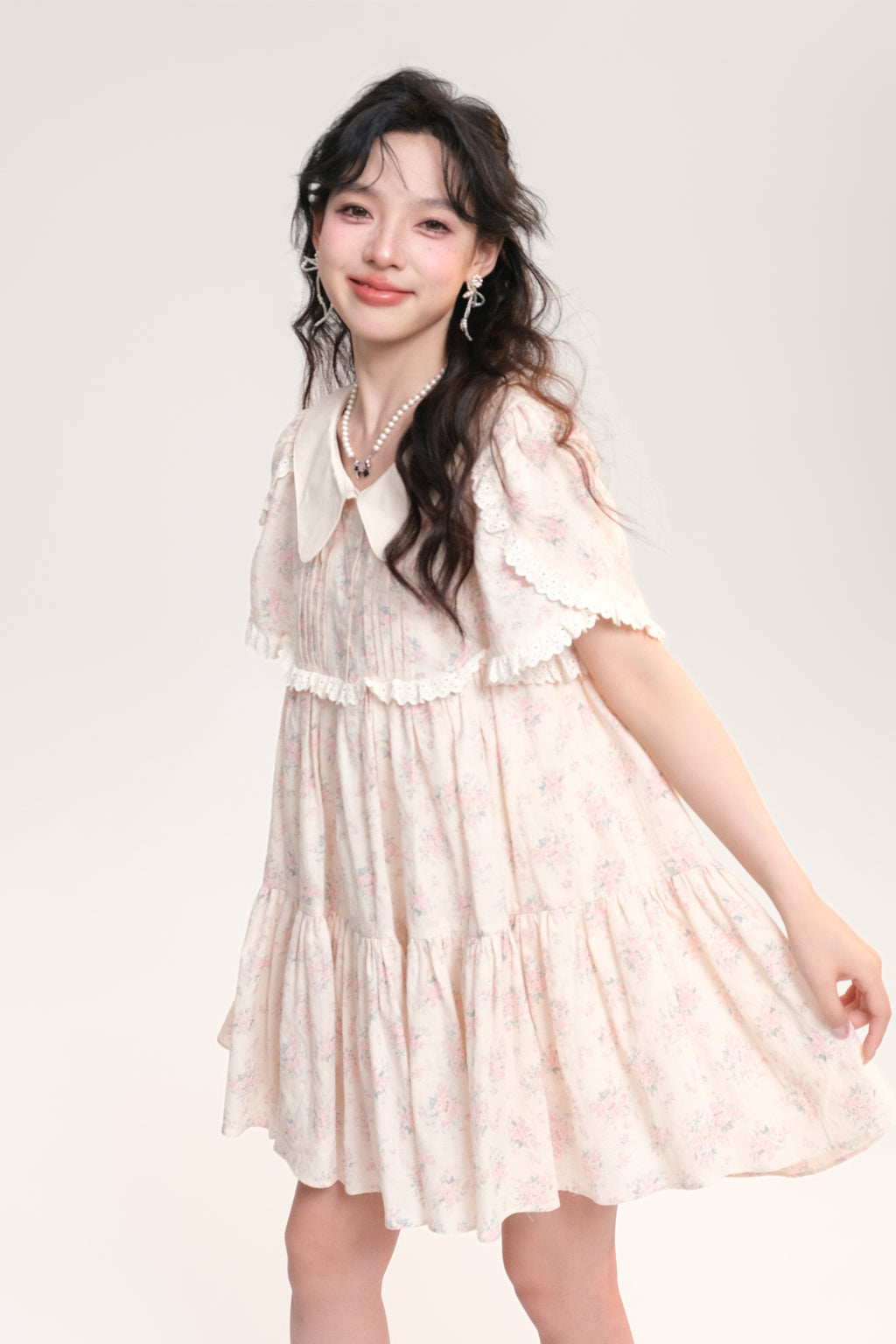 Doll Collar Dresses With Matching Rose Brooch