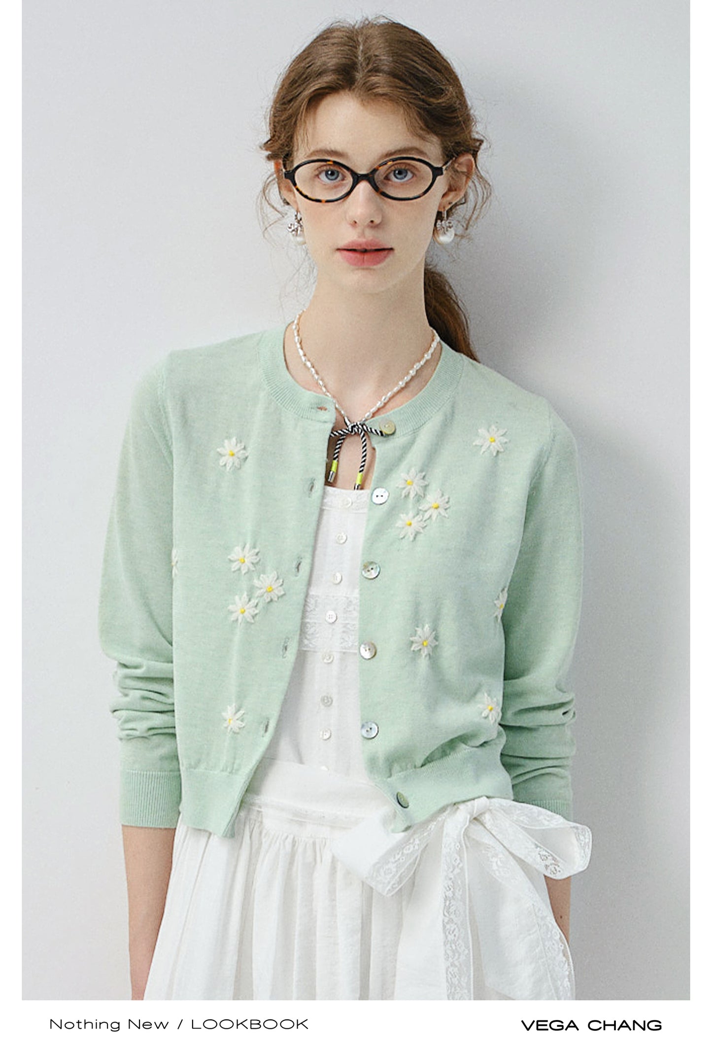 Daisy Embroidery Short Light Cardigan