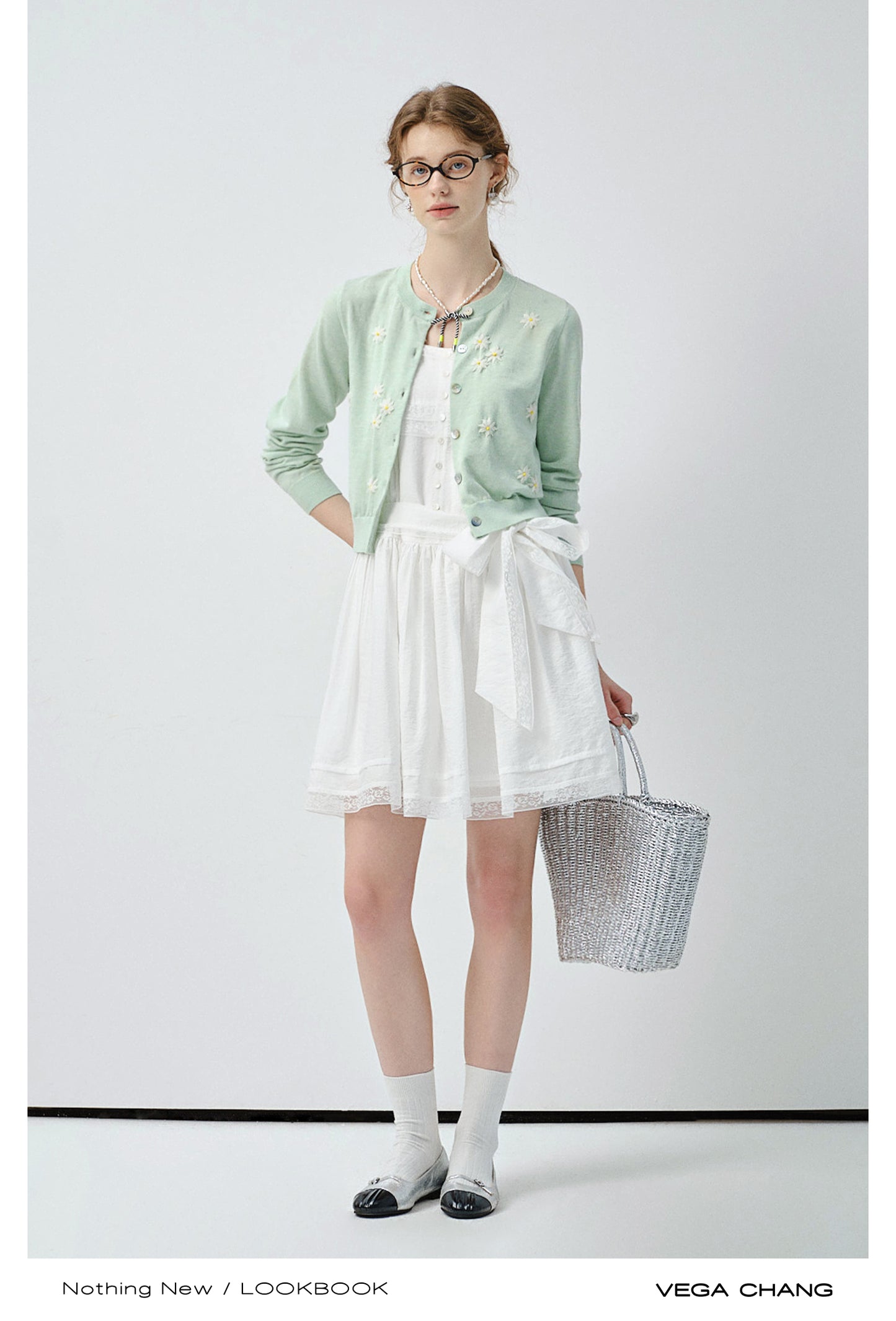 Daisy Embroidery Short Light Cardigan