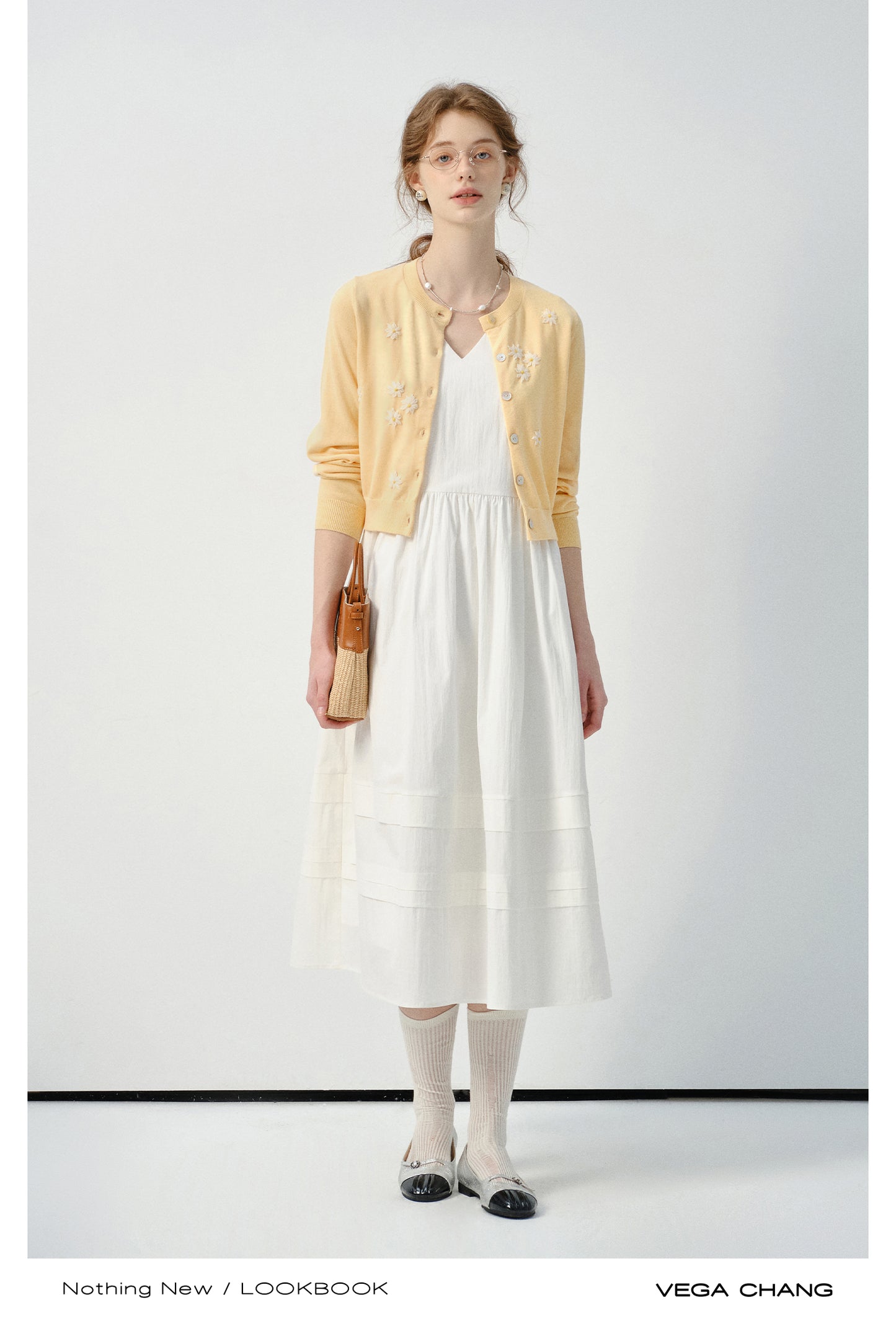 Daisy Embroidery Short Light Cardigan