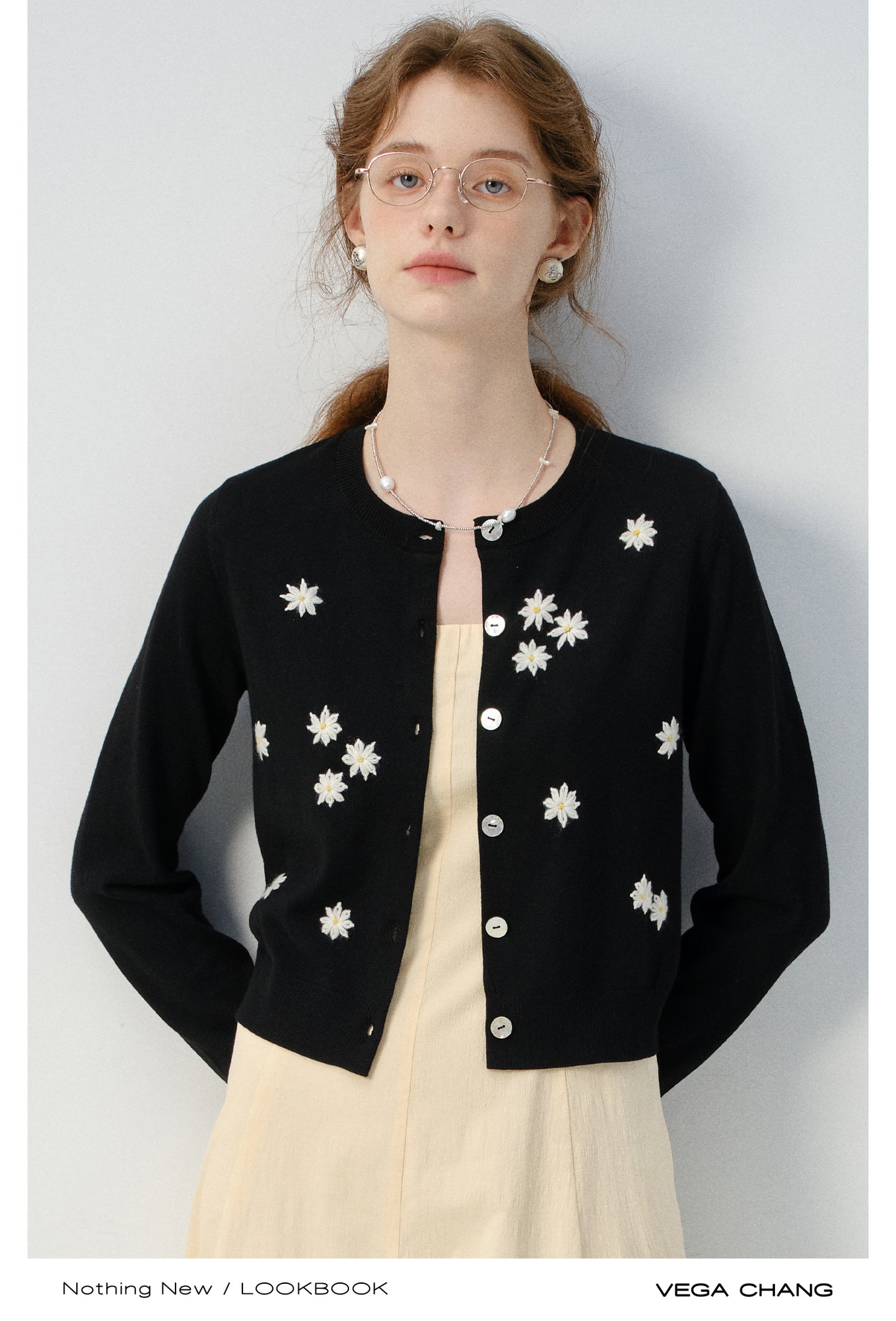 Daisy Embroidery Short Light Cardigan