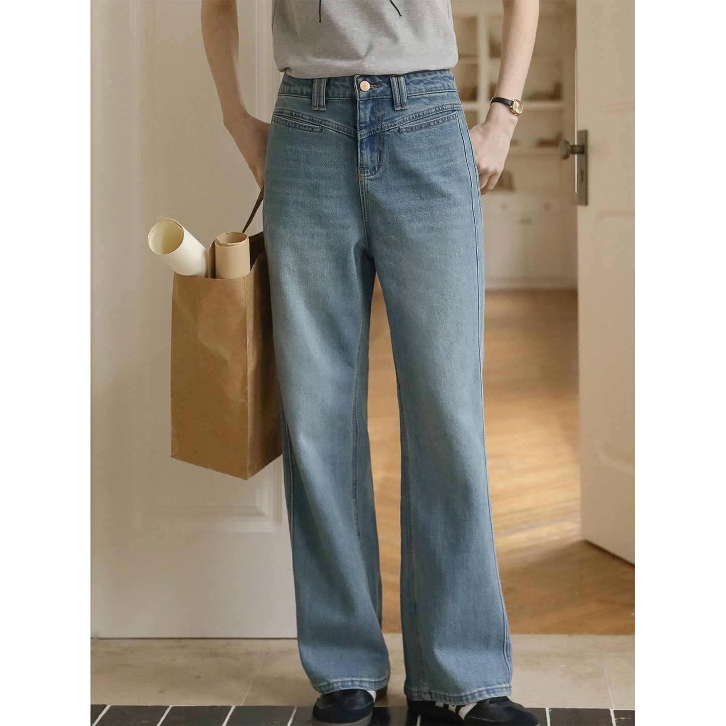Washed Straight-Leg Jeans With V-Seam Waist