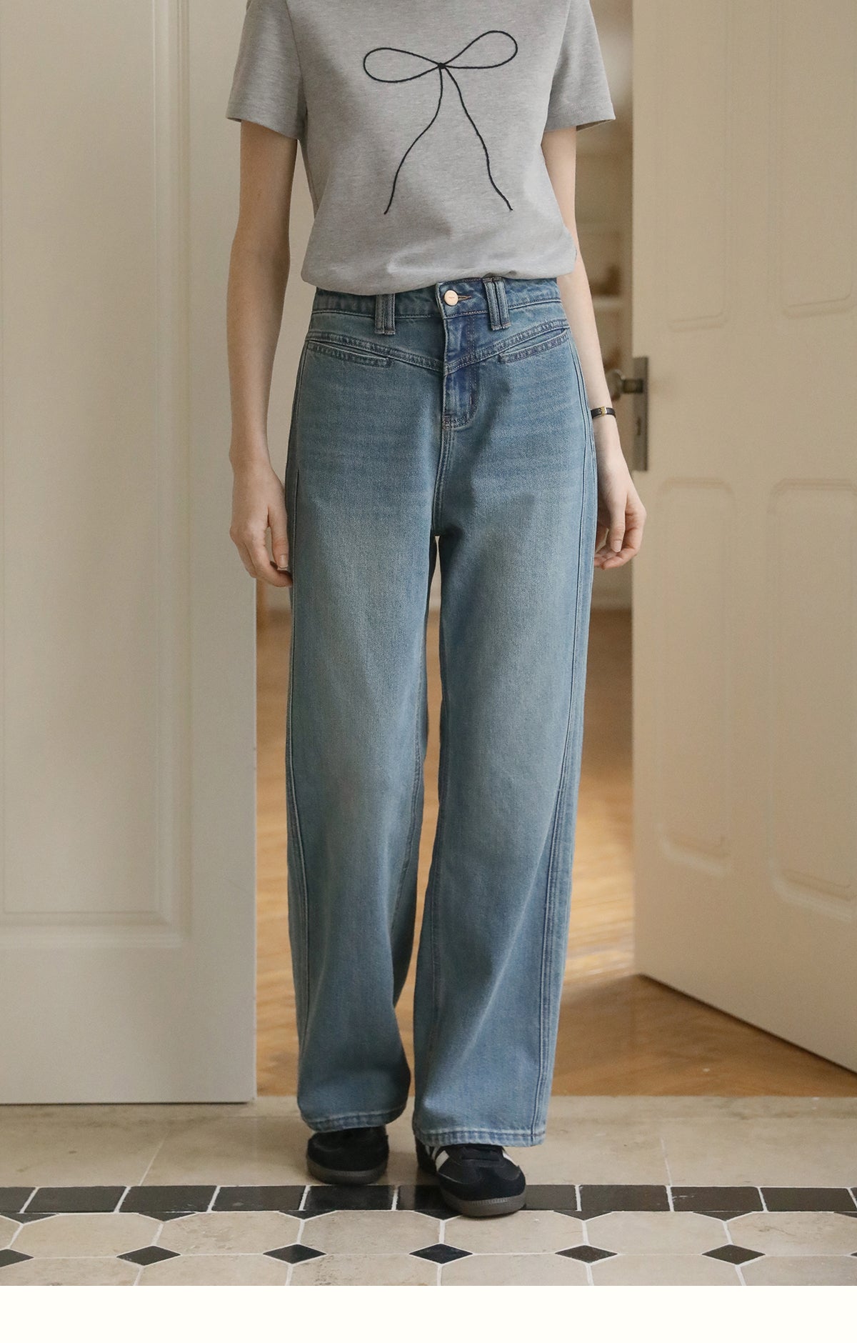 Washed Straight-Leg Jeans With V-Seam Waist