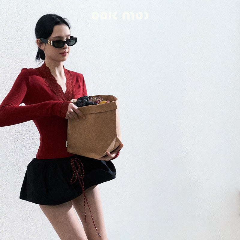 Slim Fit Lace-Trimmed V-Neck Inner Top