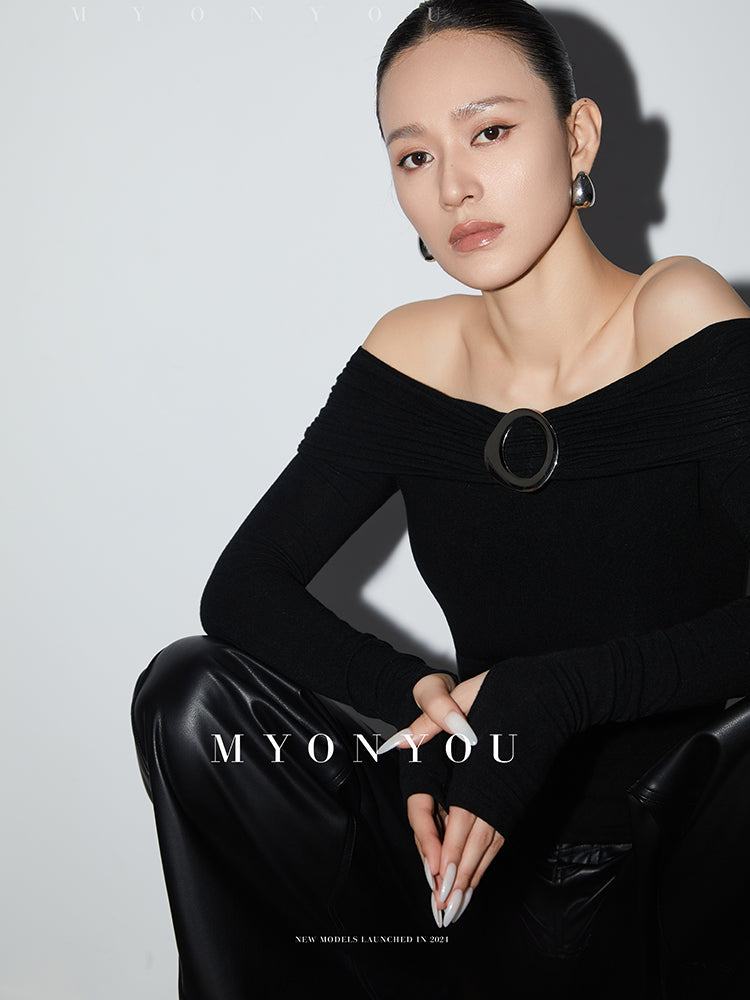 Off-Shoulder Top With Organic-Shaped Buckle
