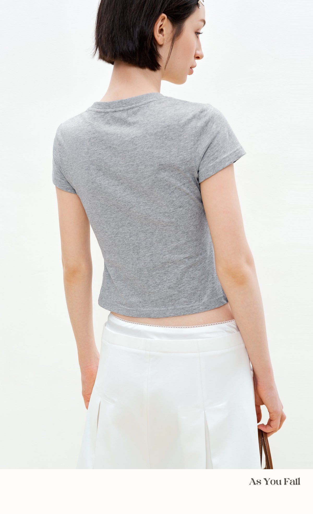 Pearl Necklace Dogs Cropped T-Shirt
