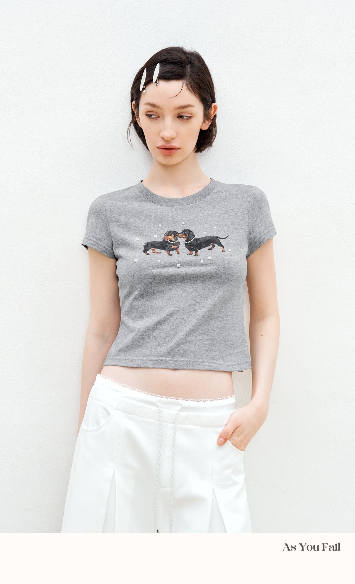 Pearl Necklace Dogs Cropped T-Shirt