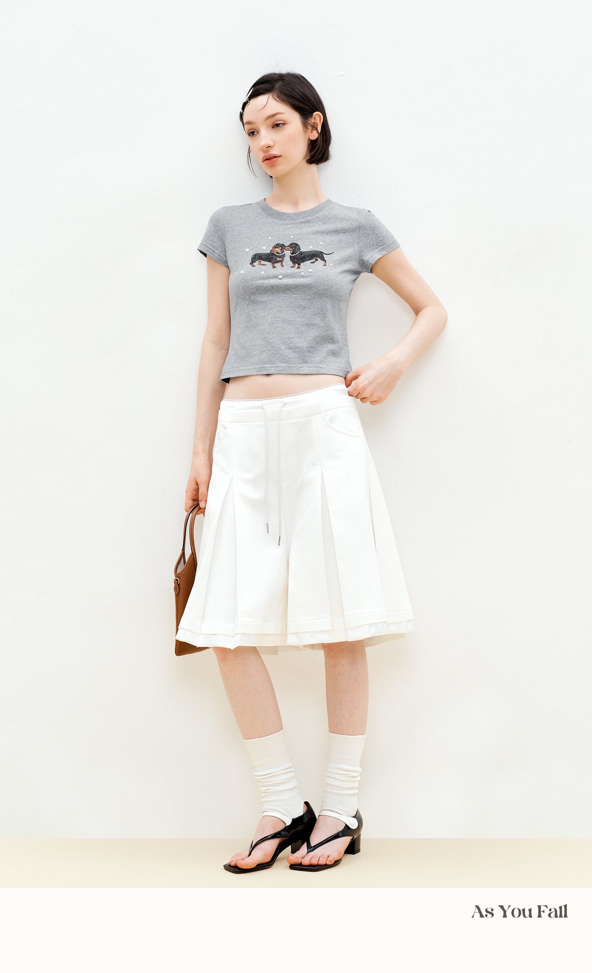 Pearl Necklace Dogs Cropped T-Shirt