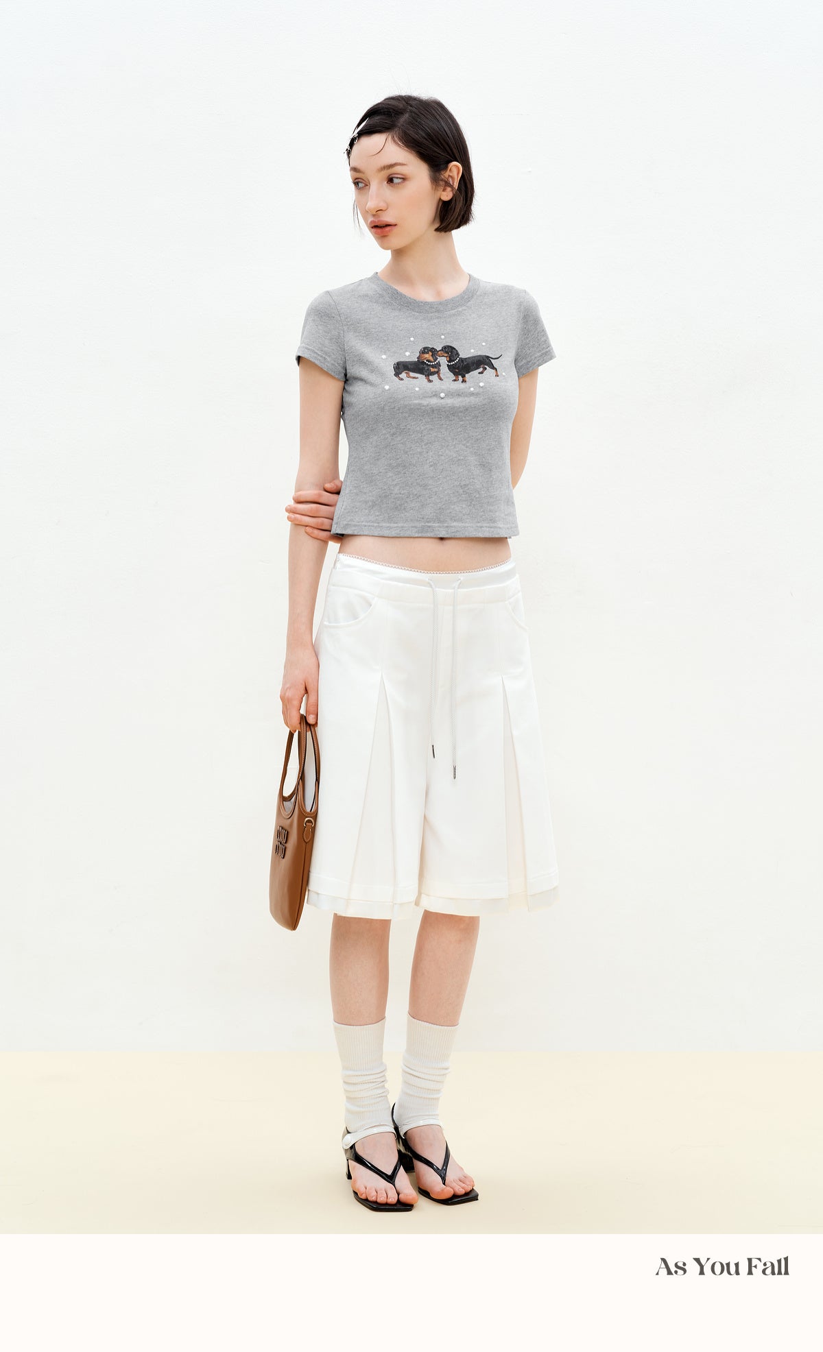 Pearl Necklace Dogs Cropped T-Shirt