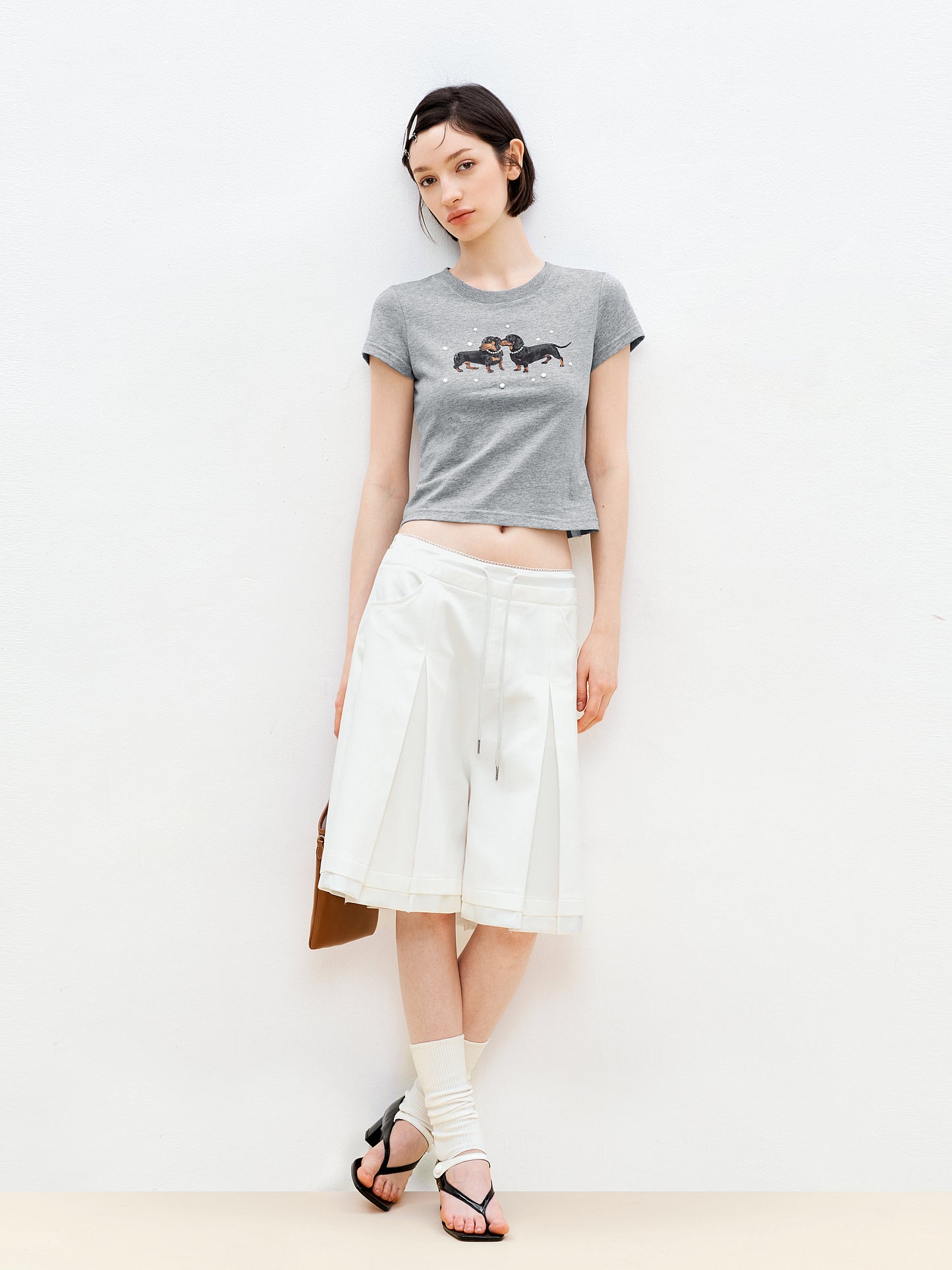 Pearl Necklace Dogs Cropped T-Shirt