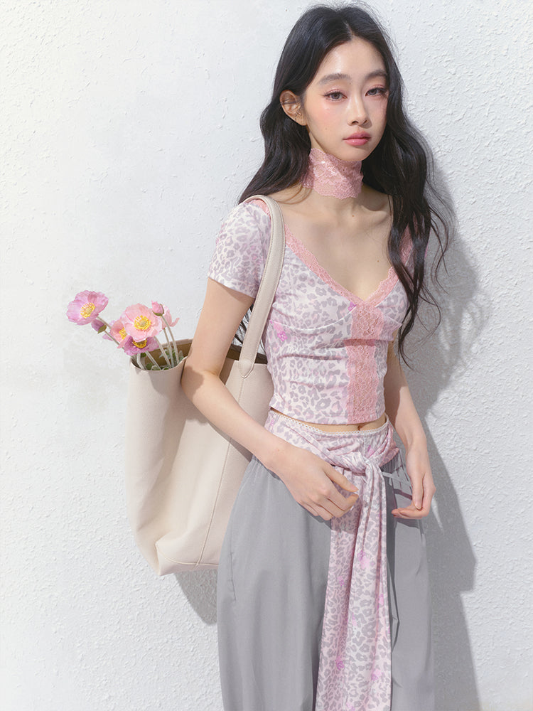 Leopard Print Cropped V-Neck Top With Lace