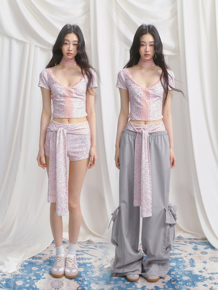 Leopard Print Cropped V-Neck Top With Lace