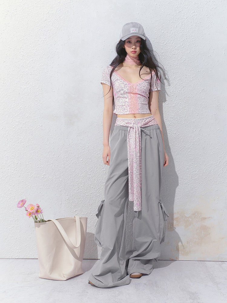 Leopard Print Cropped V-Neck Top With Lace