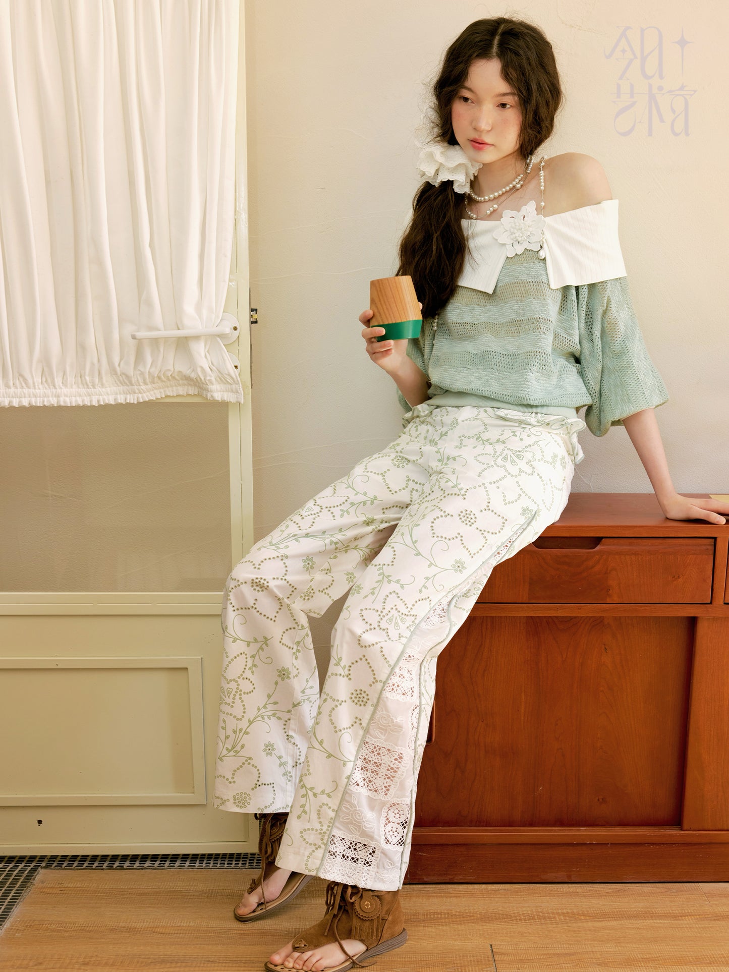 Off-Shoulder Lace Knit Top With Foldover Collar