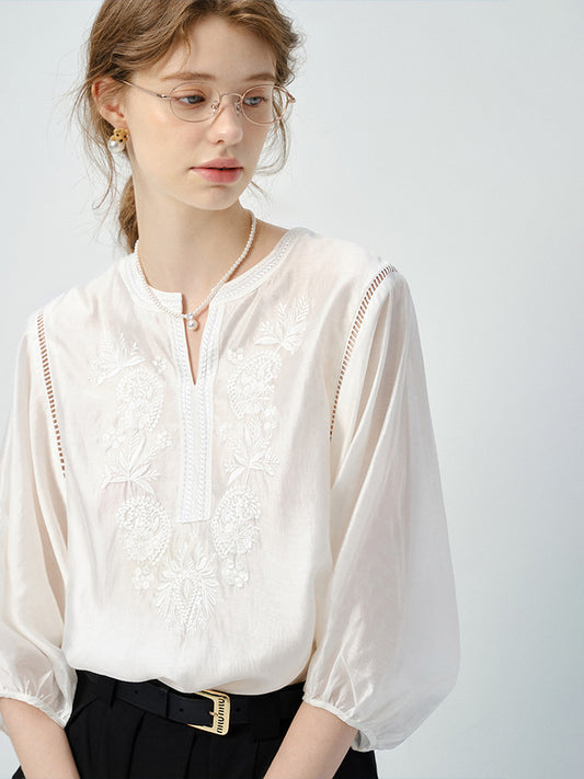 3/4 Sleeve Embroidered V-Neck Blouse
