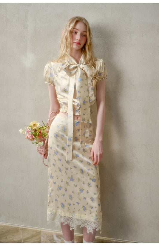 Floral Top With Large Tie & Lace-Trimmed Slit Skirt