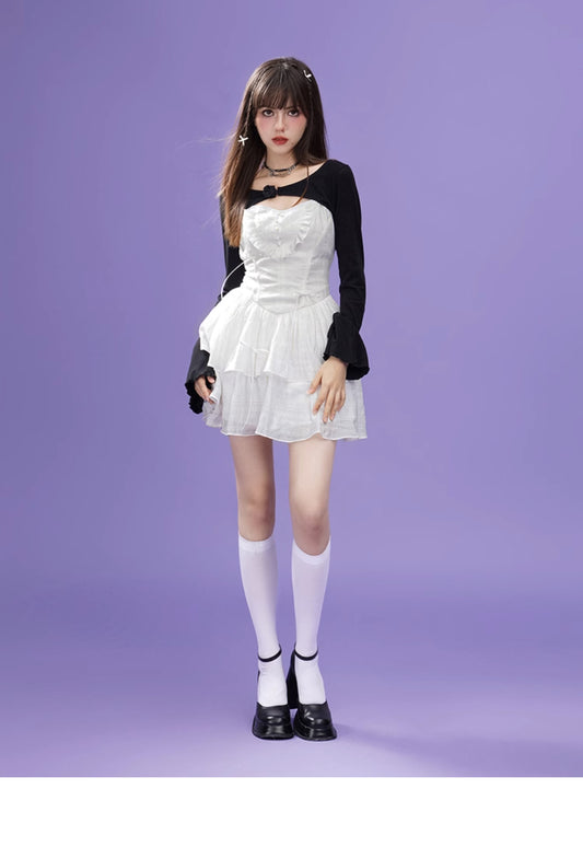 Cropped Flare Sleeve Top With Flower Hook Closure