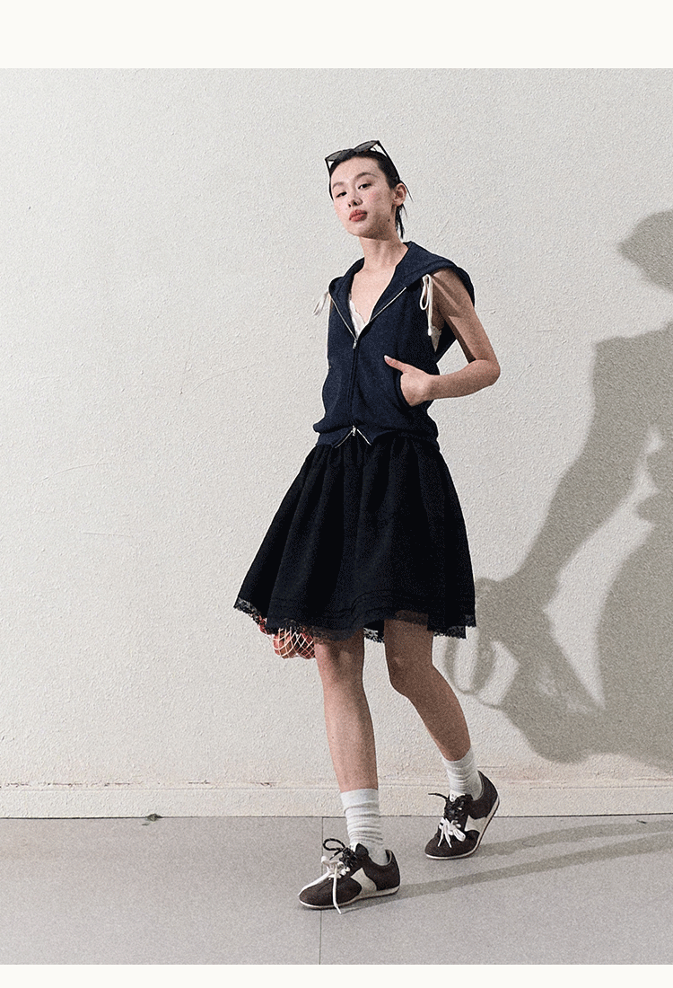 Contrast Lace Sporty Sneakers