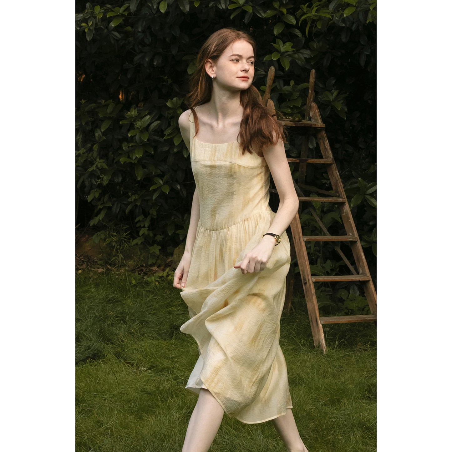 Sleeveless Gradient Dress With Gathered Waist