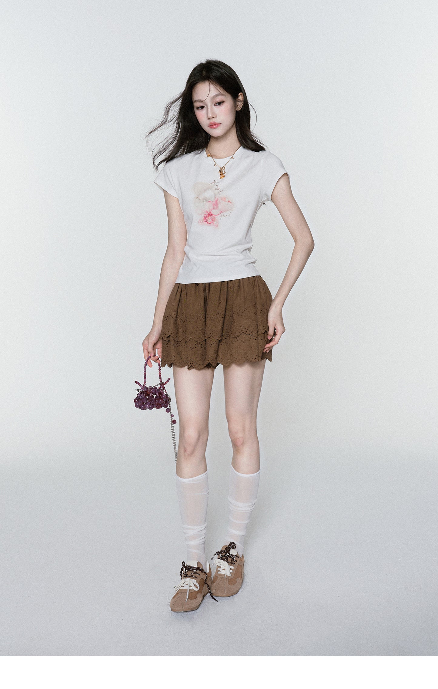 Pearl-Beaded Flower Print Crew Neck T-Shirt