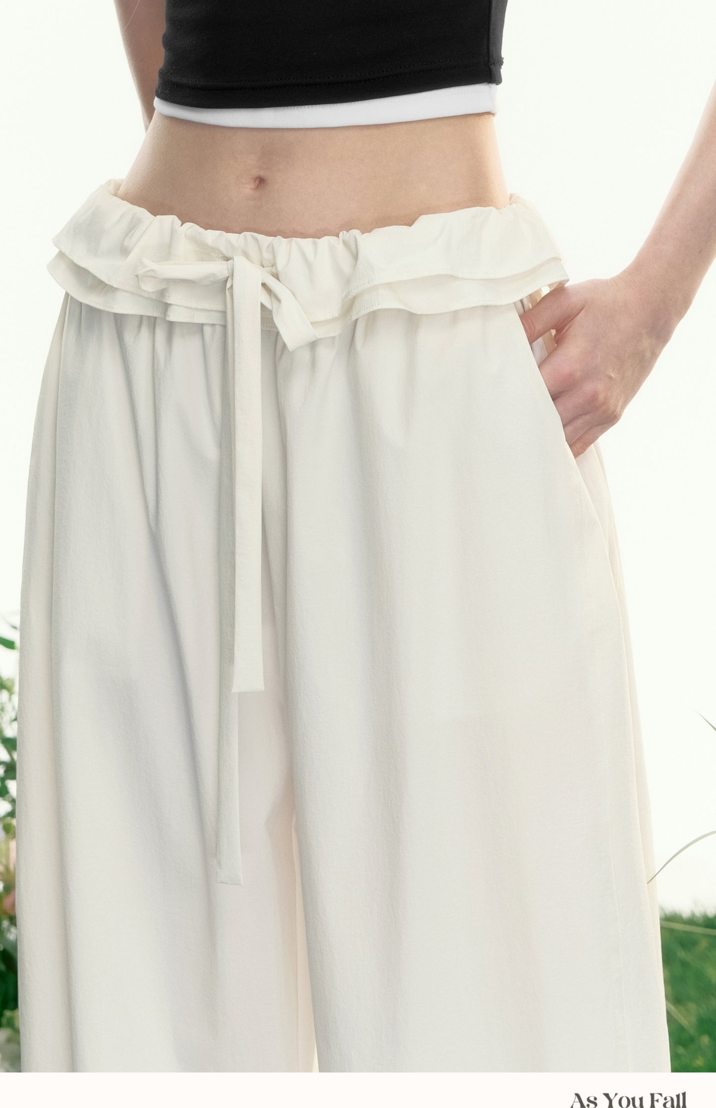 Ruffled Waist Wide-Leg Curved Trousers