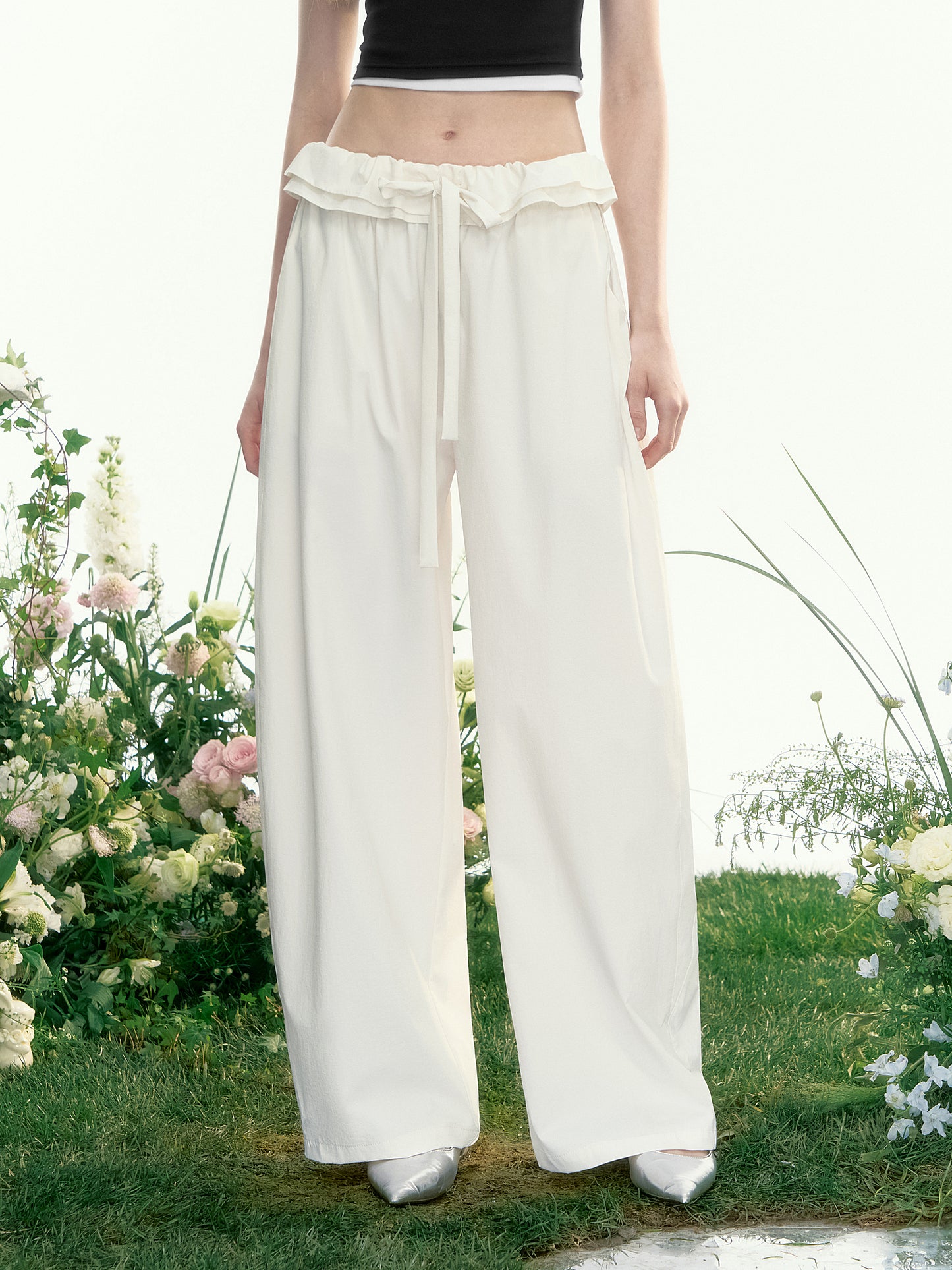 Ruffled Waist Wide-Leg Curved Trousers