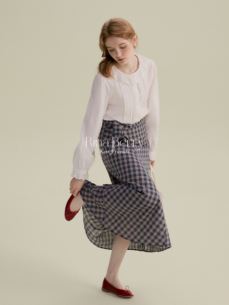 Scalloped Lace Collar Blouse With Pleated Front