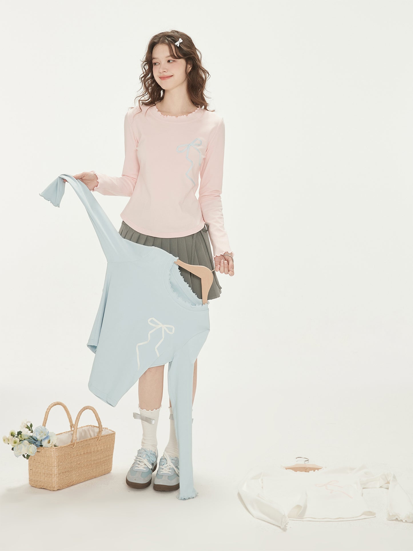 Ribbon Bow Motif Lettuce Edge T-Shirt