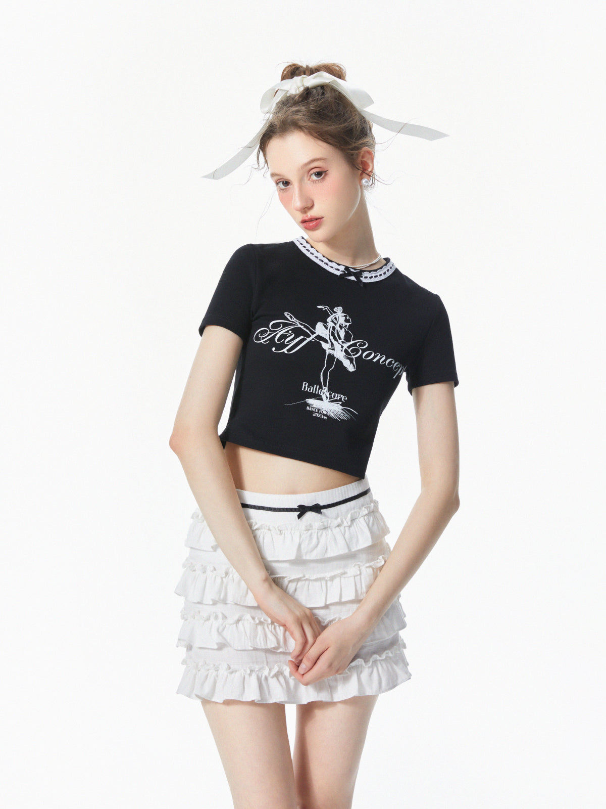 Cropped Printed T-Shirt With Lace-Detail Neckline