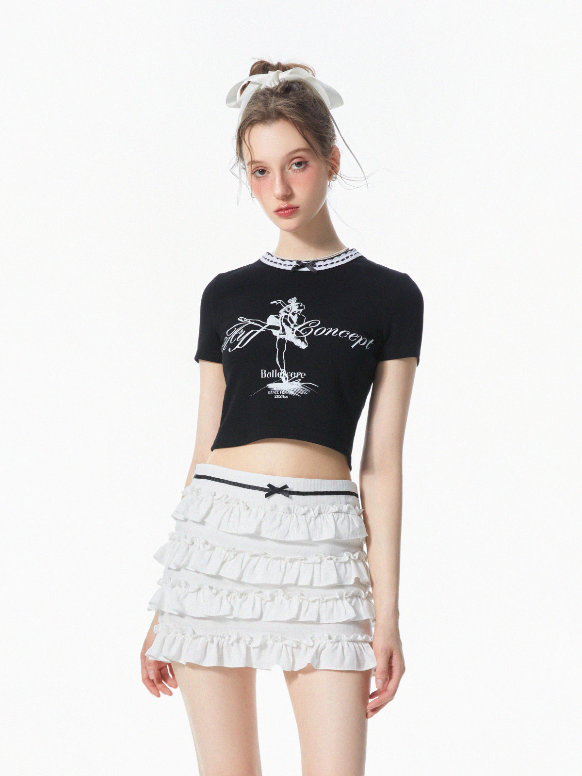 Cropped Printed T-Shirt With Lace-Detail Neckline