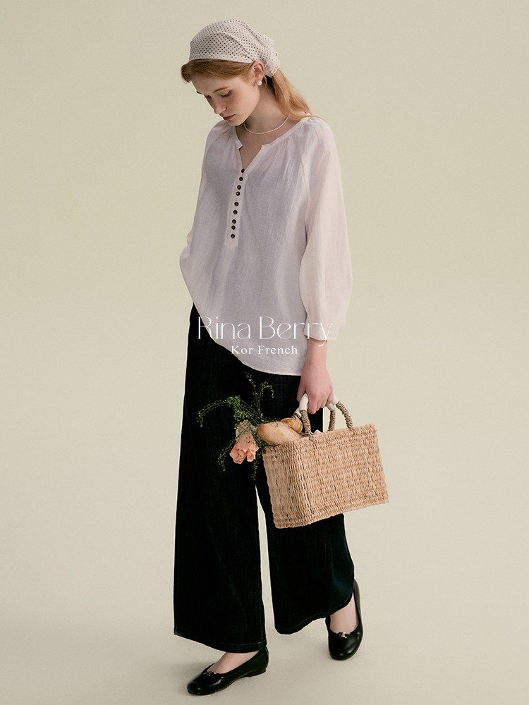 3/4 Sleeve Gauze Blouse With Pleated Cuffs