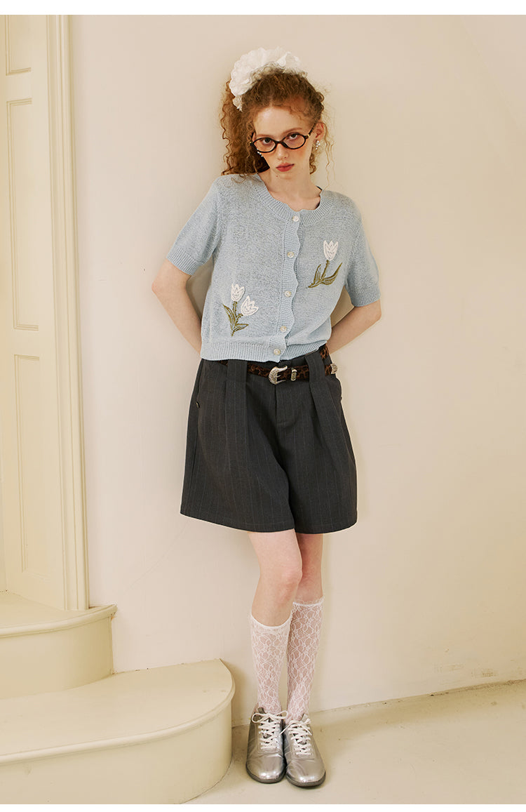 Tulip Knit Top With Wavy Edges