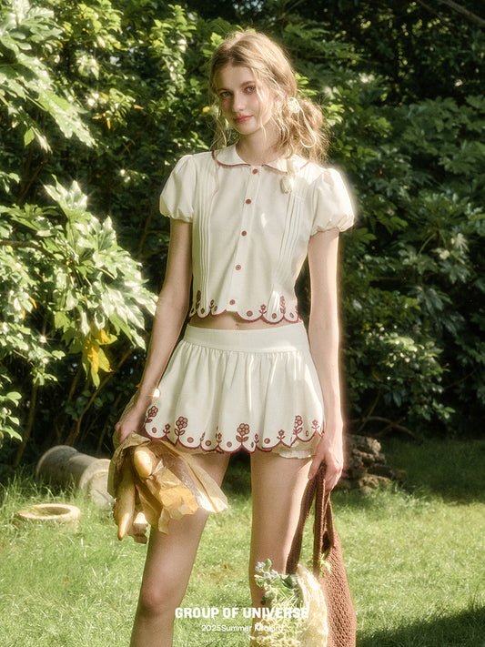 Scalloped Two-Tone Floral Set-Up