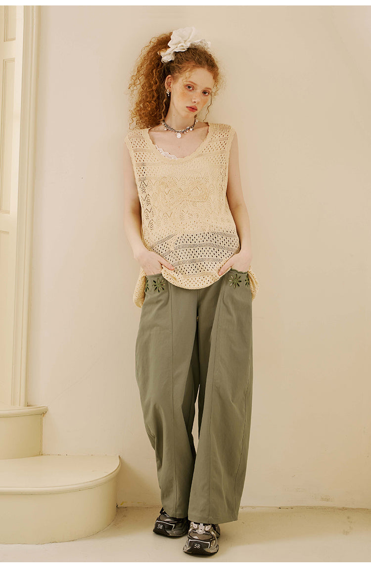 Floral Cutout Pocket Relaxed Fit Curved Pants